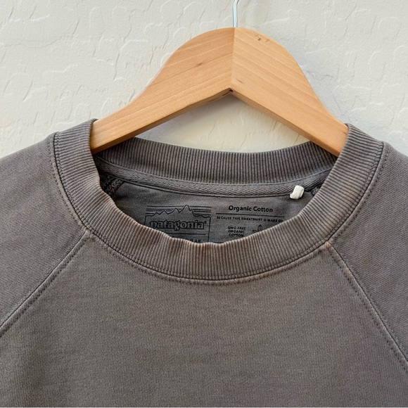 Patagonia Dark Grey Floral Embroidered Organic Cotton Crewneck - Picture 5 of 9